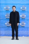 贾樟柯与剧组携新作亮相丝绸之路电影节闭幕红毯