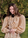 倪妮登封面文艺慵懒柔美可人 精致天鹅颈性感吸睛