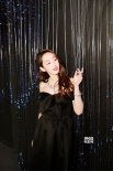 蒋梦婕穿小黑裙优雅亮相 雪白肌肤光芒耀眼超抢镜
