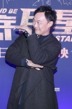 《卧底巨星》爆笑红毯 陈奕迅李荣浩玩蛇形刁手