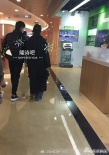 商场偶遇吴奇隆刘诗诗 牵手逛街互相投喂秀恩爱