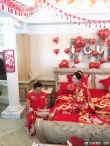 惠若琪大婚曬中式婚紗照 新郎新娘甜蜜親吻