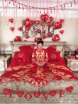 惠若琪大婚晒中式婚纱照 新郎新娘甜蜜亲吻