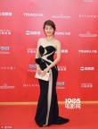 姜文张震亮相上影节闭幕红毯 姚晨马伊琍比美