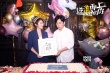 潘粤明为“老婆”马丽庆生 挥毫泼墨：永远十八岁