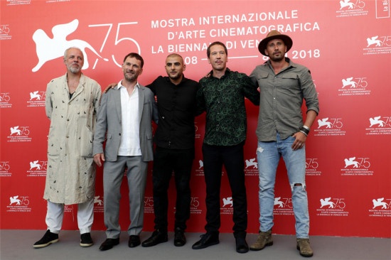 《近敌》威尼斯首映 “法国版无间道”角逐金狮奖