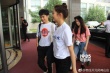 關(guān)曉彤參加北電社會實(shí)踐 網(wǎng)友曬照穿校服親切合影