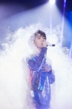 王俊凯19岁回家乡庆生 新曲惊喜首秀热舞主宰全场