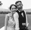 “六叔”余文乐结婚一周年 娇妻晒迟到的婚礼照
