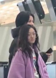 王菲帶女兒與友人聚會 12歲李嫣身高快趕超媽媽