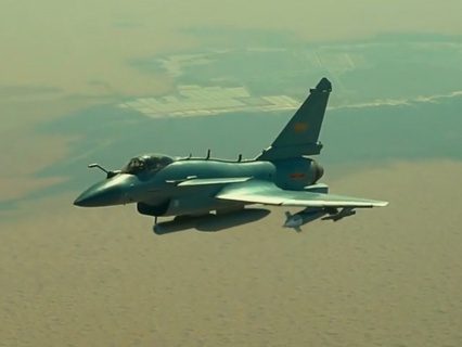 《空天猎》里最精彩的一段空战！歼10C大展雄风