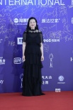 咏梅开启天坛奖重要奖项 黑色透视长裙引人关注