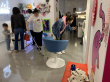 张雨绮懒理与恋爱传闻 被偶遇带龙凤胎剪发心情好