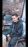 网友六一直播偶遇胡歌 网红滤镜下竟然长这样！