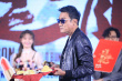 梁家輝《追龍II》首映大啖榴蓮 談退休表示不退役