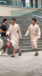 《两只老虎》路透曝光 街头惊现“长头发的葛优”