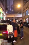郭富城方媛享二人世界 穿情侣装甜蜜依偎看手机