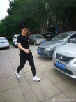 張繼科回學(xué)校參加畢業(yè)答辯 低調(diào)現(xiàn)身遭迷妹包圍