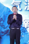 张静初拍《冰峰暴》担忧毁容 林柏宏学开直升机