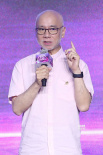 王思聰頒發(fā)“香蕉計(jì)劃”獎(jiǎng)項(xiàng) 鮑德熹合作新人導(dǎo)演