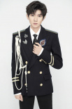 TFBOYS上演制服誘惑 全黑look帥氣撩人長腿吸睛