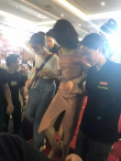 神清氣爽！董璇離婚后首現(xiàn)身 笑容滿面如獲新生