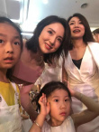 神清氣爽！董璇離婚后首現(xiàn)身 笑容滿面如獲新生