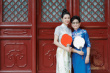 李若彤与妈妈旗袍写真曝光 母女合体尽显优雅高贵