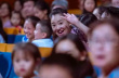 霍思燕带儿子嗯哼看魔术表演 同场带娃居然还有她
