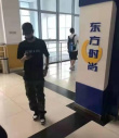 網(wǎng)友偶遇王一博考科目四 黑T恤配迷彩褲酷帥十足