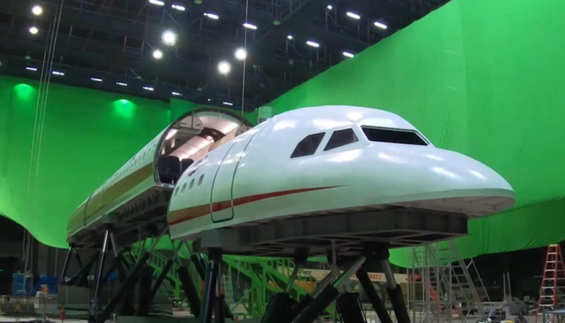 中国机长曝还原3u8633特辑