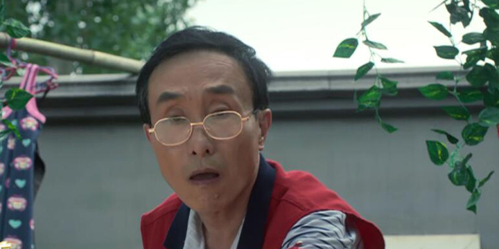 巩汉林变身"小巷管家 为胡同里的家长里短操碎了心