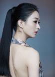 趙麗穎深V露背裙出席時(shí)尚活動(dòng) 束高馬尾氣場十足