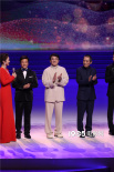 表白祖国！成龙张艺谋张国立亮相金鸡百花开幕式