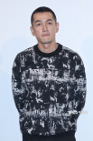 兌現(xiàn)承諾！《南方車站》路演 胡歌解鎖寸頭新造型