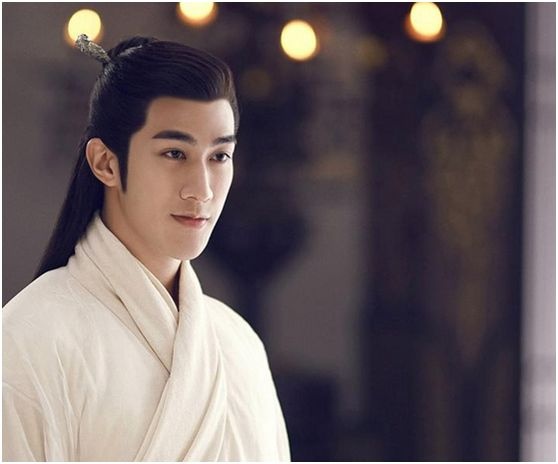 李治廷网剧扮相吃脸长大亏,女主和国王、王子