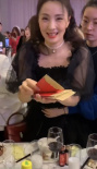 徐峥娶了真的小龙女吧？ 47岁陶虹生图少女感满满