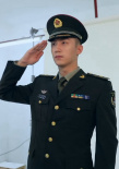 A爆了！黃景瑜曝新劇定妝照 再穿戎裝狙擊少女心
