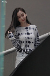 Angelababy曝路透 輕撩秀發(fā)動(dòng)人心弦上演側(cè)顏殺
