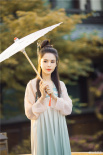 “姑姑”李若彤汉服造型美如画 皮肤紧致仙气十足