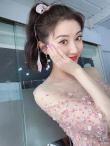 景甜分享开工美照 穿花朵裙绑马尾少女感十足