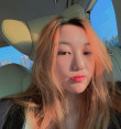 王菲14岁女儿罕见晒怼脸自拍 橘发造型妆容精致