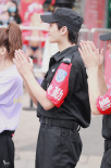 楊洋《元氣滿滿的哥哥》新路透 保安服造型接地氣