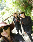 姐妹們的旅行！SHE全副武裝相約爬山全員梳麻花辮