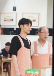 張藝興《忘不了餐廳》路透 穿粉圍裙工服乖巧可愛(ài)