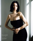 “Jay女郎”三吉彩花登封 半撩背心狂秀傲人上圍