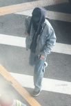 朱一龙回应隐婚生子后首现身 穿牛仔look不见正脸