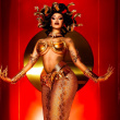 石化了！卡迪·B化身美杜莎 cos緋紅女巫超有料
