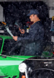 奥兰多相中11万复古豪车 冒雨电联掌财政大权爱妻