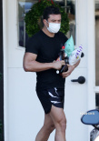二十四孝好老公！奥兰多健身有成效 为水果姐跑腿